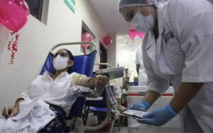 Capitalinos se unen al acto solidario de donar sangre, en saludo al Día Mundial del Donante