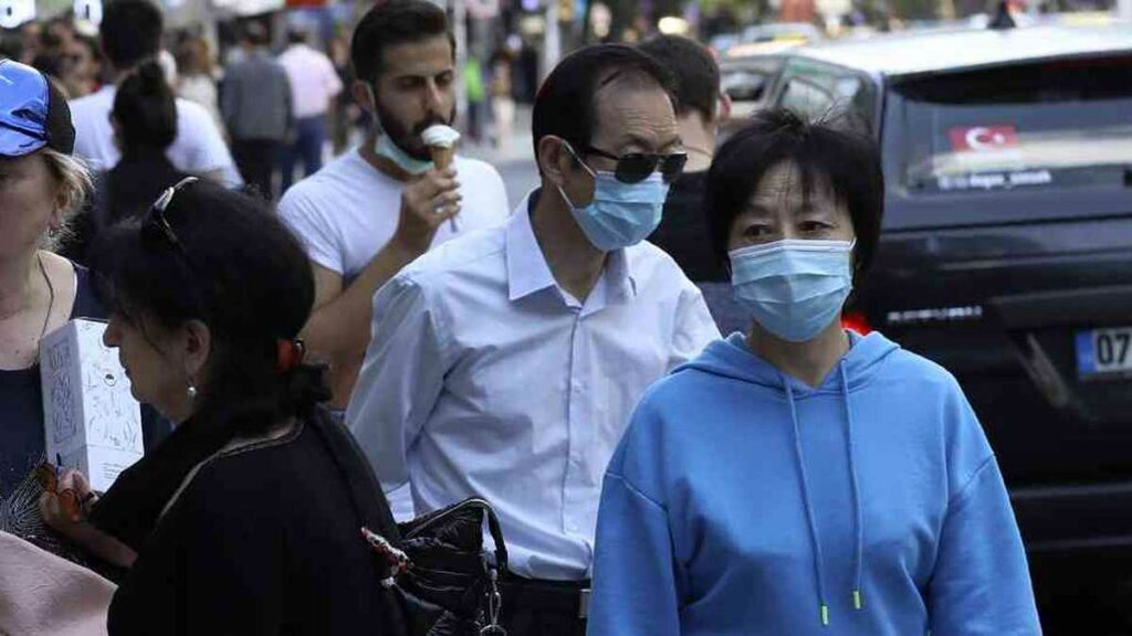 Pekín registra 115 casos de covid-19 relacionados con un brote iniciado en un bar