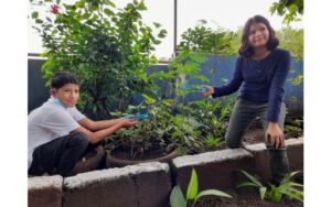 Estudiantes del centro educativo Adela Morales desarrollan jardín botánico en Tipitapa