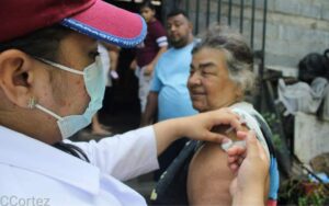 Inmunizan a más familias contra el Covid-19 en Managua