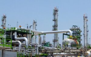 Un trabajador muerto y otro desaparecido deja un incendio en una refinería de Petróleos Mexicanos