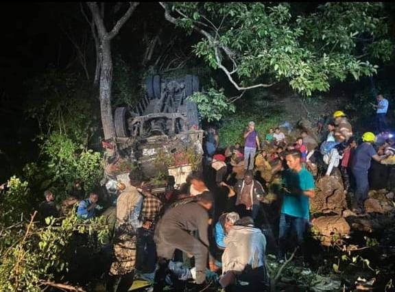 Fallecen 18 personas en accidente de tránsito en la cuesta Cucamonga