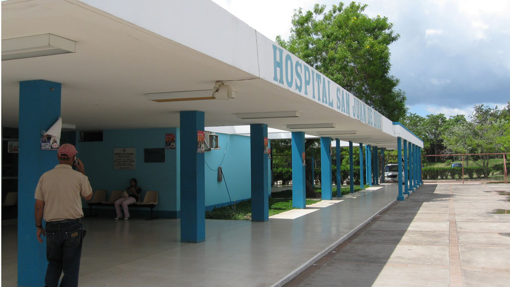 Trío de jovencitas son arrolladas por un motociclista en Estelí