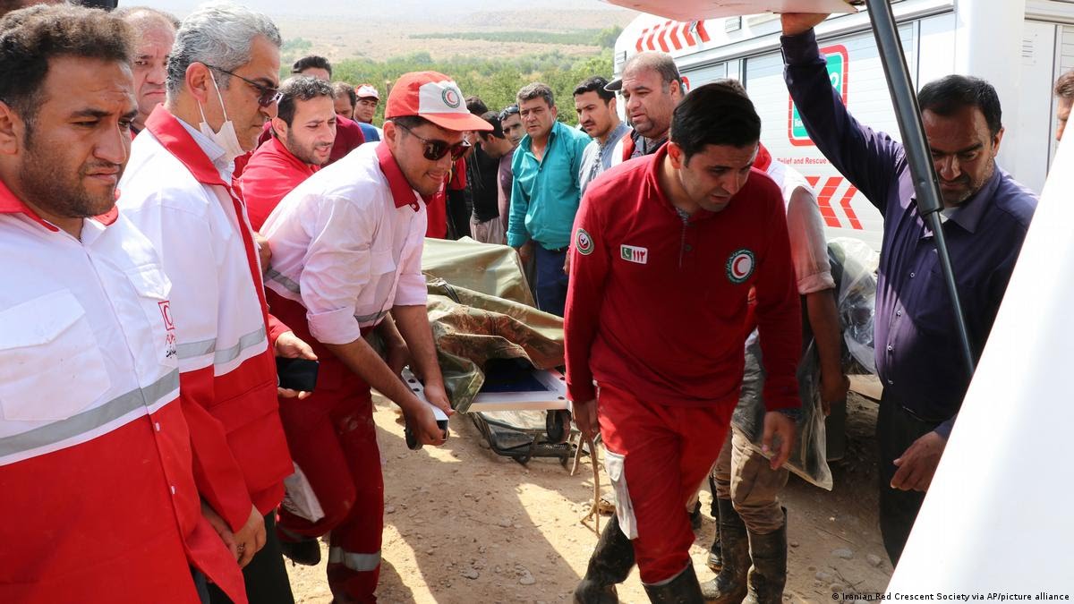 Inundaciones repentinas dejan al menos 21 muertos y varios desaparecidos en Irán
