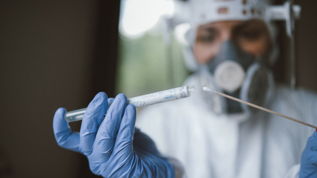 "Enorme mala suerte": un estadounidense contrae Covid-19 y viruela del mono al mismo tiempo