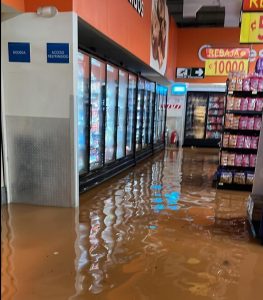 Reportan inundaciones a causa de las lluvias en el Pacífico Central de Costa Rica