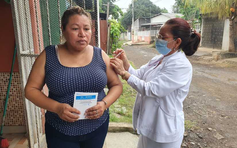 Realizan vacunación anti-Covid en saludo al 19 de julio
