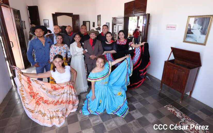 Reinauguran réplicas de Casa Museo del General Sandino y Rubén Darío