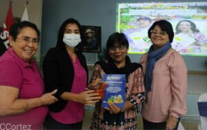 Silais de Nicaragua reciben manual de medicina natural