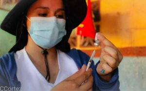 Minsa continúa vacunando contra la Covid en Managua
