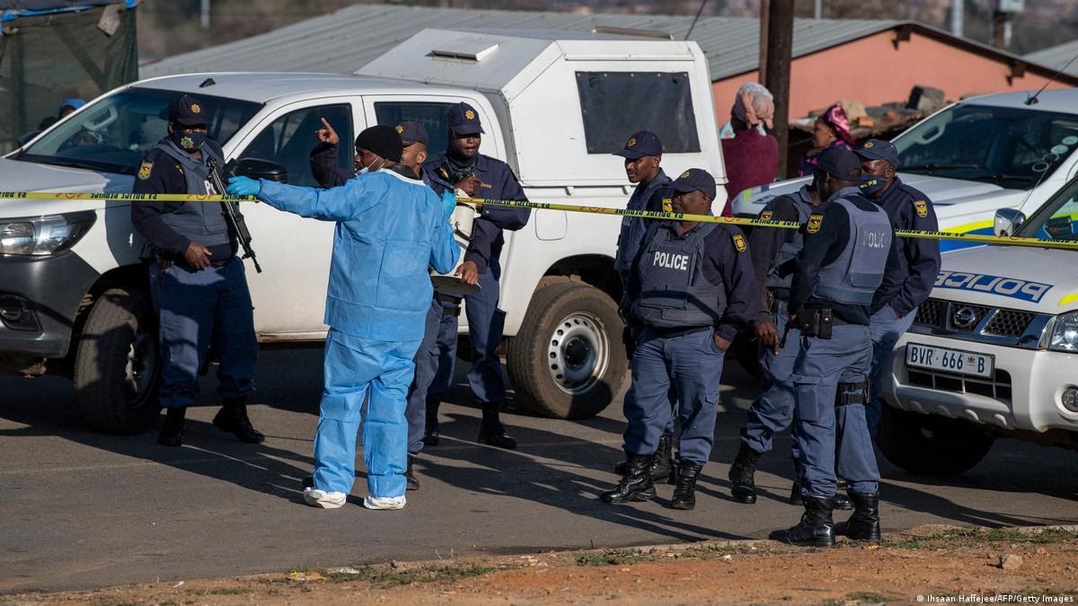 Al menos 21 muertos tras un tiroteo en una taberna en Sudáfrica