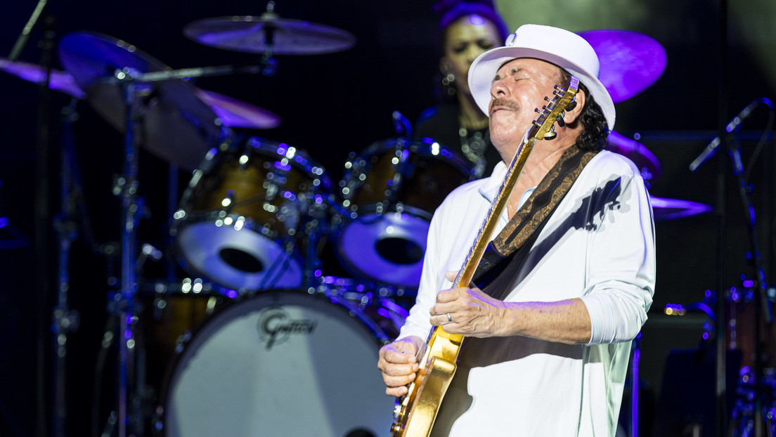 El guitarrista Carlos Santana se desmaya en pleno concierto en EE.UU. 