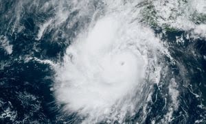 Huracán 'Bonnie' se intensifica a categoría 2 cerca de Acapulco