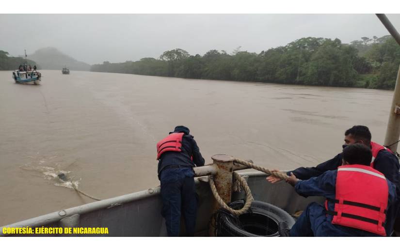 Ejército rescata a 8 tripulantes nicaragüenses en la Costa Caribe Sur