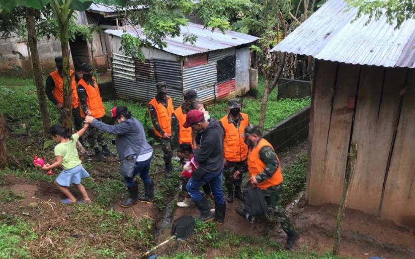 Naval evacúa a 40 personas en Río San Juan