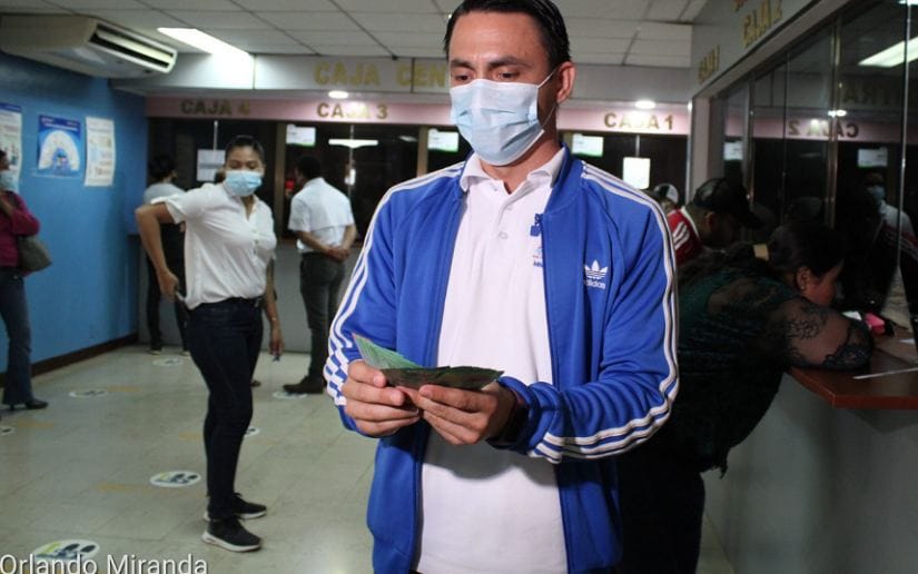 Más de 35 mil servidores de la salud reciben el pago adelantado del mes de septiembre