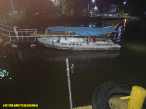 Destacamento Naval rescata a seis tripulantes nicaragüenses
