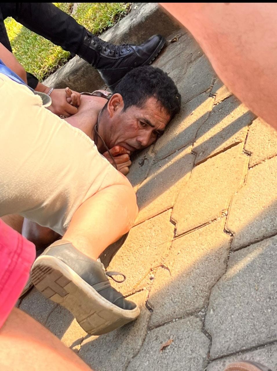 Mujer es asesinada a machetazos en Chinandega