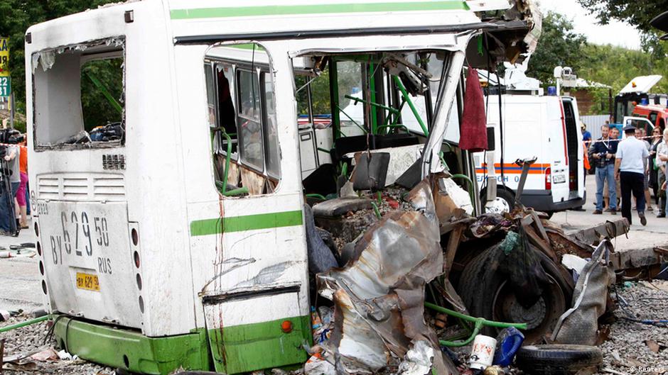 Al menos 15 muertos y cinco heridos al chocar un minibús y dos camiones en el sur de Rusia