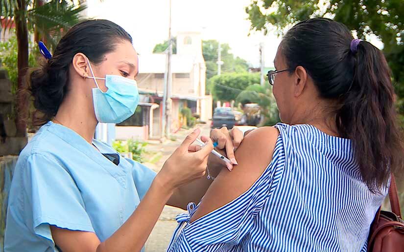 Minsa continúa con las jornadas de vacunación en la capital