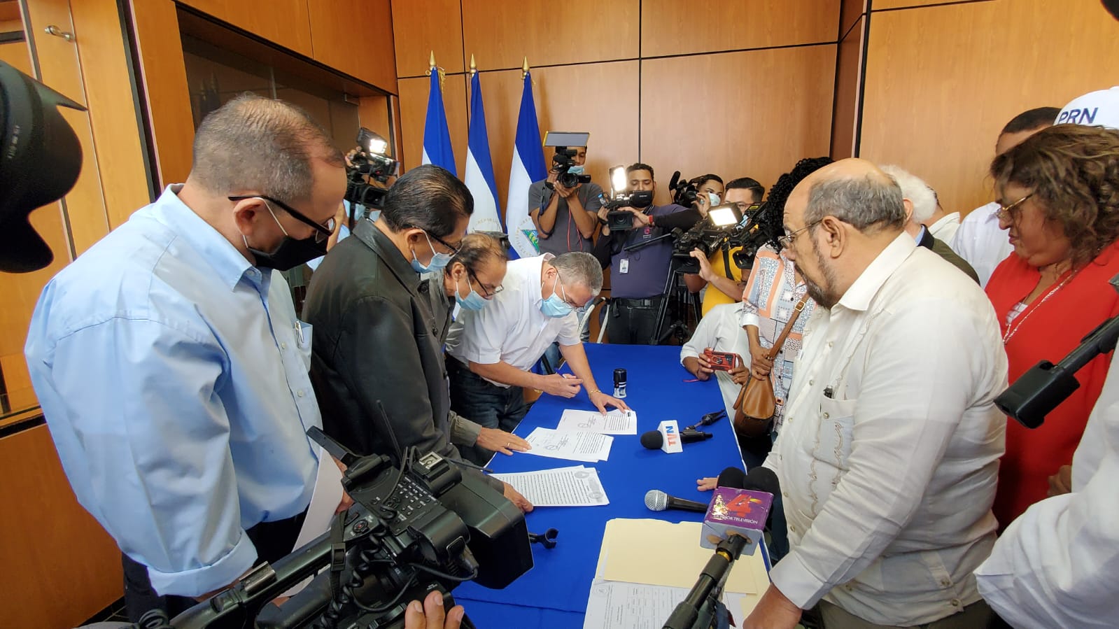 Alianza Unidad Nicaragua Triunfa presenta solicitud de inscripción ante el CSE