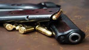 Un tiroteo cerca de la entrada de emergencias de un hospital en EE.UU. deja al menos ocho heridos