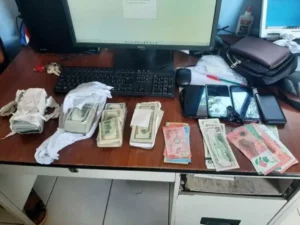 Decomisan 80 mil dólares a una nicaragüense que entró ilegalmente a suelo tico