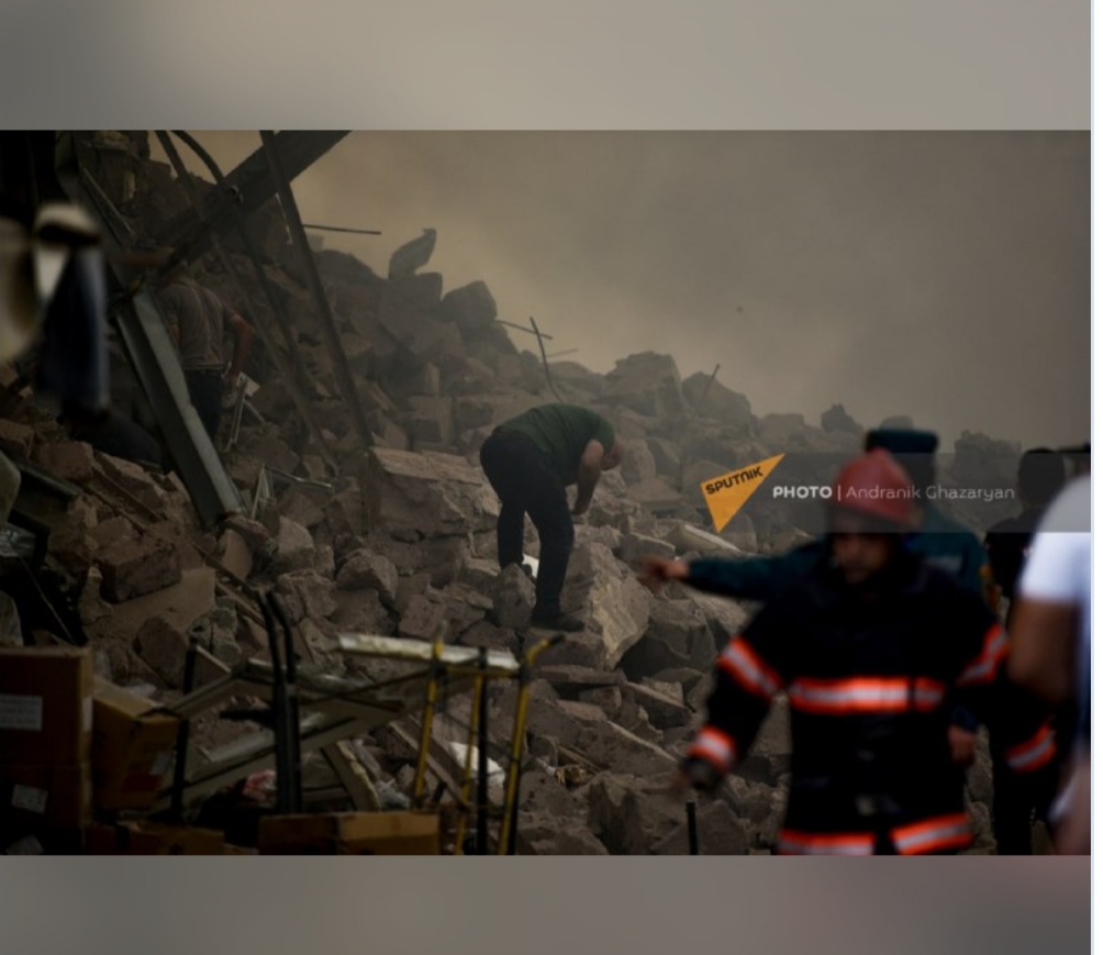 Una fuerte explosión sacude el centro de la capital de Armenia