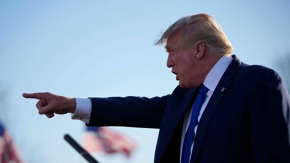 Trump denuncia que el FBI allanó su residencia en Mar-a-Lago