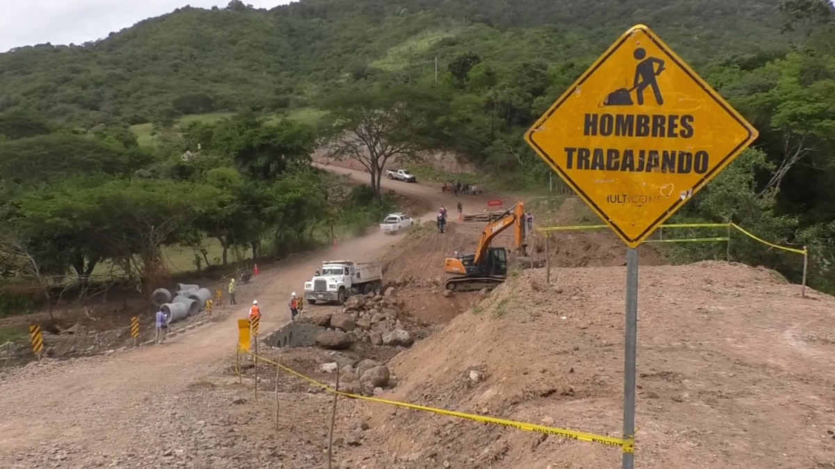 Avanza construcción de carretera que conectará a Estelí y León