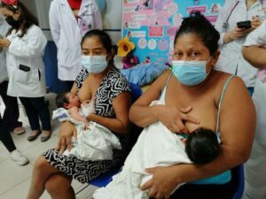 Hospital Alemán promueve los pasos de una lactancia materna exitosa