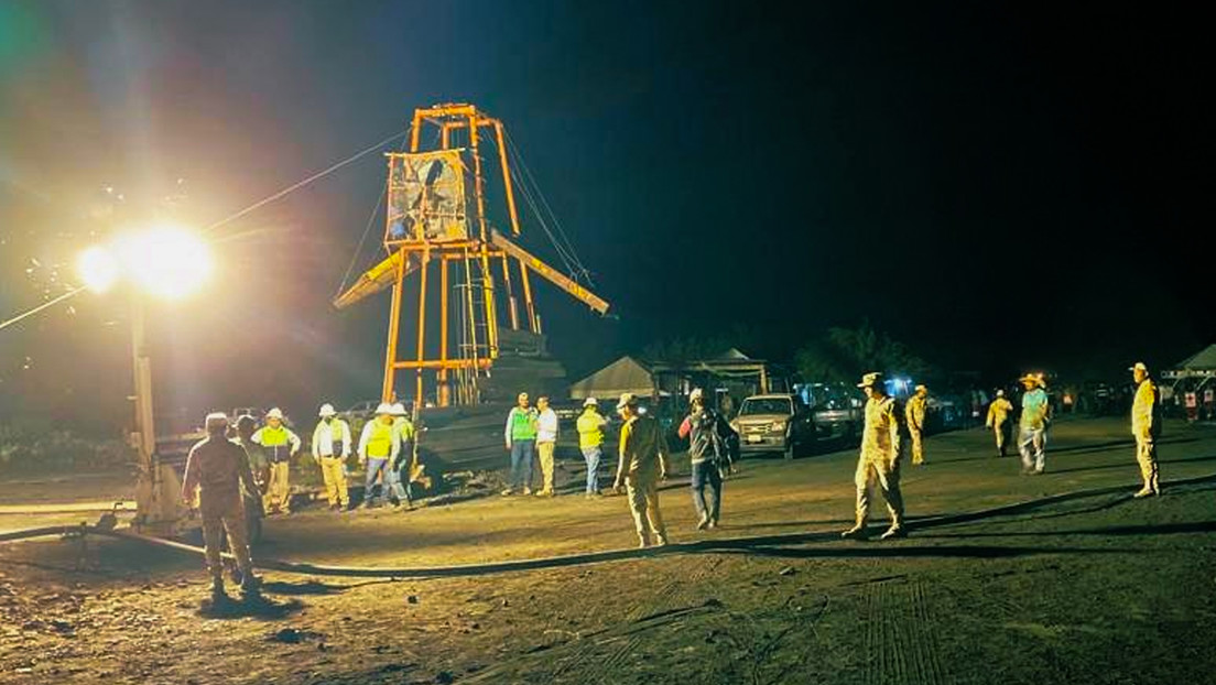 México emprende una misión para rescatar a 10 mineros atrapados por un derrumbe en Sabinas