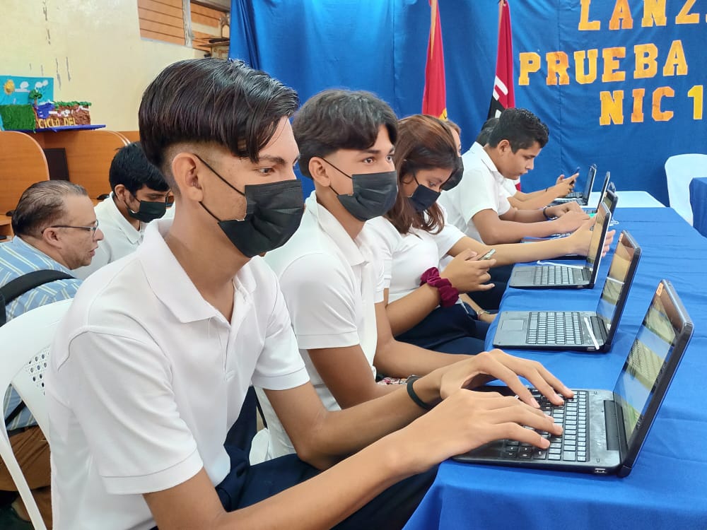 Mined desarrolla prueba vocacional en centros educativos