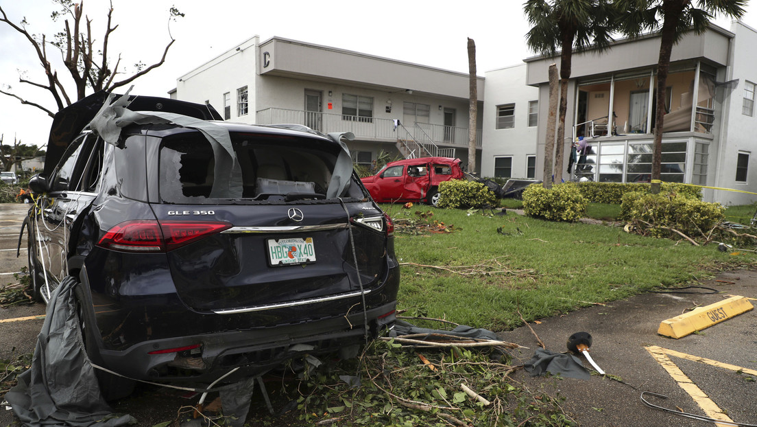 El huracán Ian toca tierra en Florida