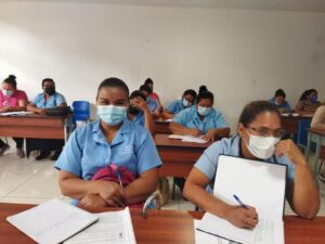 50 cocineros de hospitales públicos reciben taller de parte del Inatec