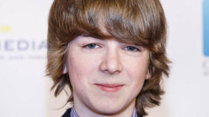 Un actor de la serie 'Riverdale' es condenado a cadena perpetua por matar a su madre y planear otro asesinato