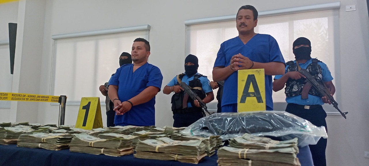 Capturan a dos sujetos con 121 mil dólares en un bus de Ocotal- Managua