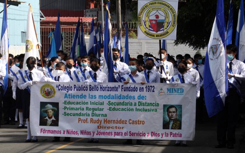 Alumnos saludan el aniversario de la Independencia de Centroamérica y la batalla de San Jacinto