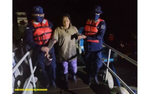 Destacamento Naval realiza traslado de ciudadana por problemas de salud