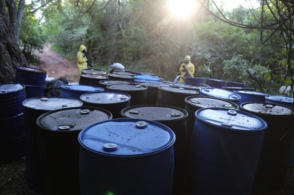 Desmantelan tres laboratorios clandestinos de drogas sintéticas en el norte de México