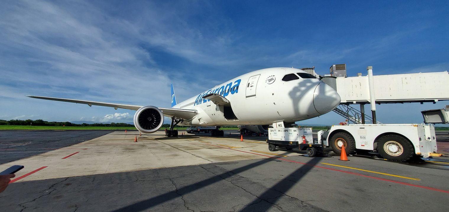Aerolíneas cancelan vuelos en Nicaragua por el paso de Julia