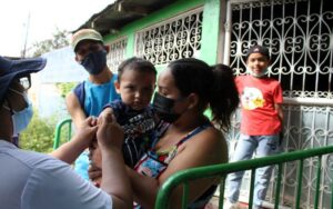 Sigue la vacunación contra el Coronavirus en los barrios de Managua