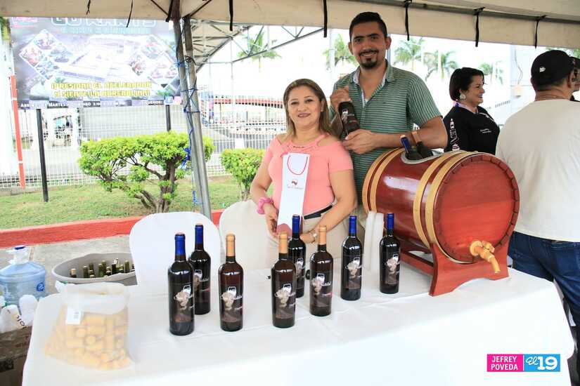 MEFCCA entregan personería jurídica a cooperativa de elaboración de vino