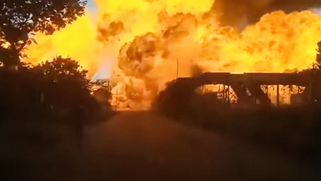Cerca de 10 muertos y 50 heridos tras la explosión de un camión cisterna en Sudáfrica