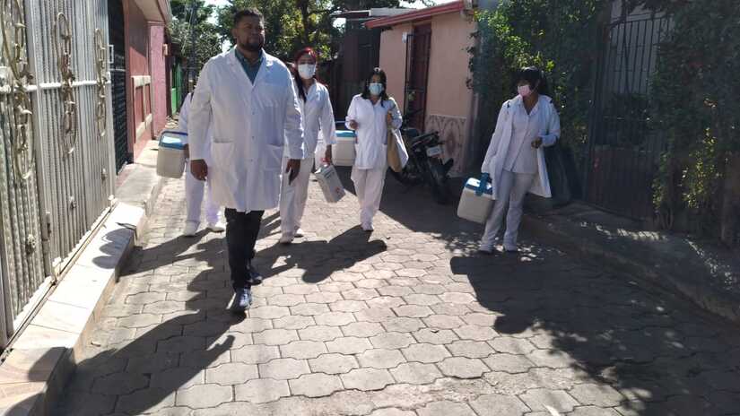 Brigadas del MINSA continúan vacunando contra el covid-19 en Managua