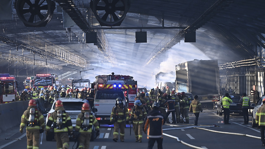 Choque entre un bus y un camión en un túnel provoca un enorme incendio y deja decenas de víctimas en Corea del Sur