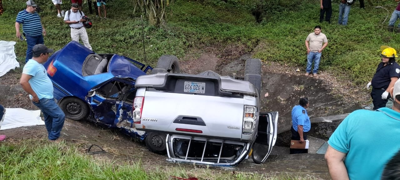 Mueren 4 personas de una misma familia en accidente de tránsito
