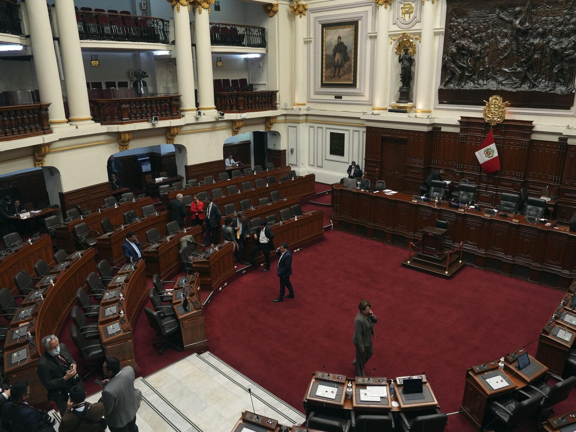 El Congreso de Perú considera adelantar las elecciones para “darle un alivio” al país