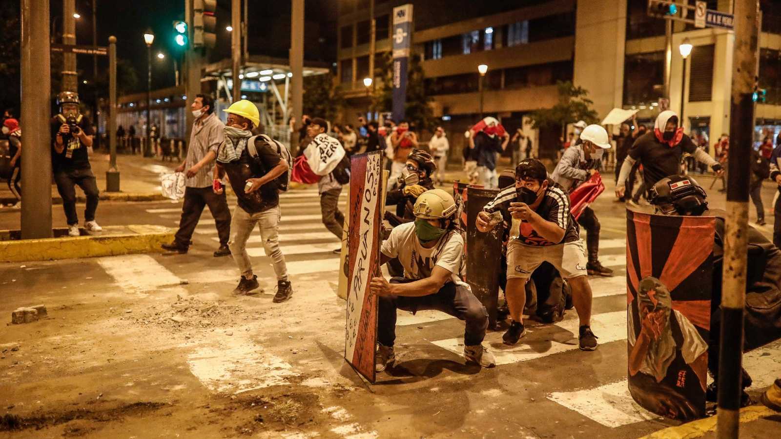 Defensoría del Pueblo de Perú confirma un muerto por represión a manifestantes en Lima