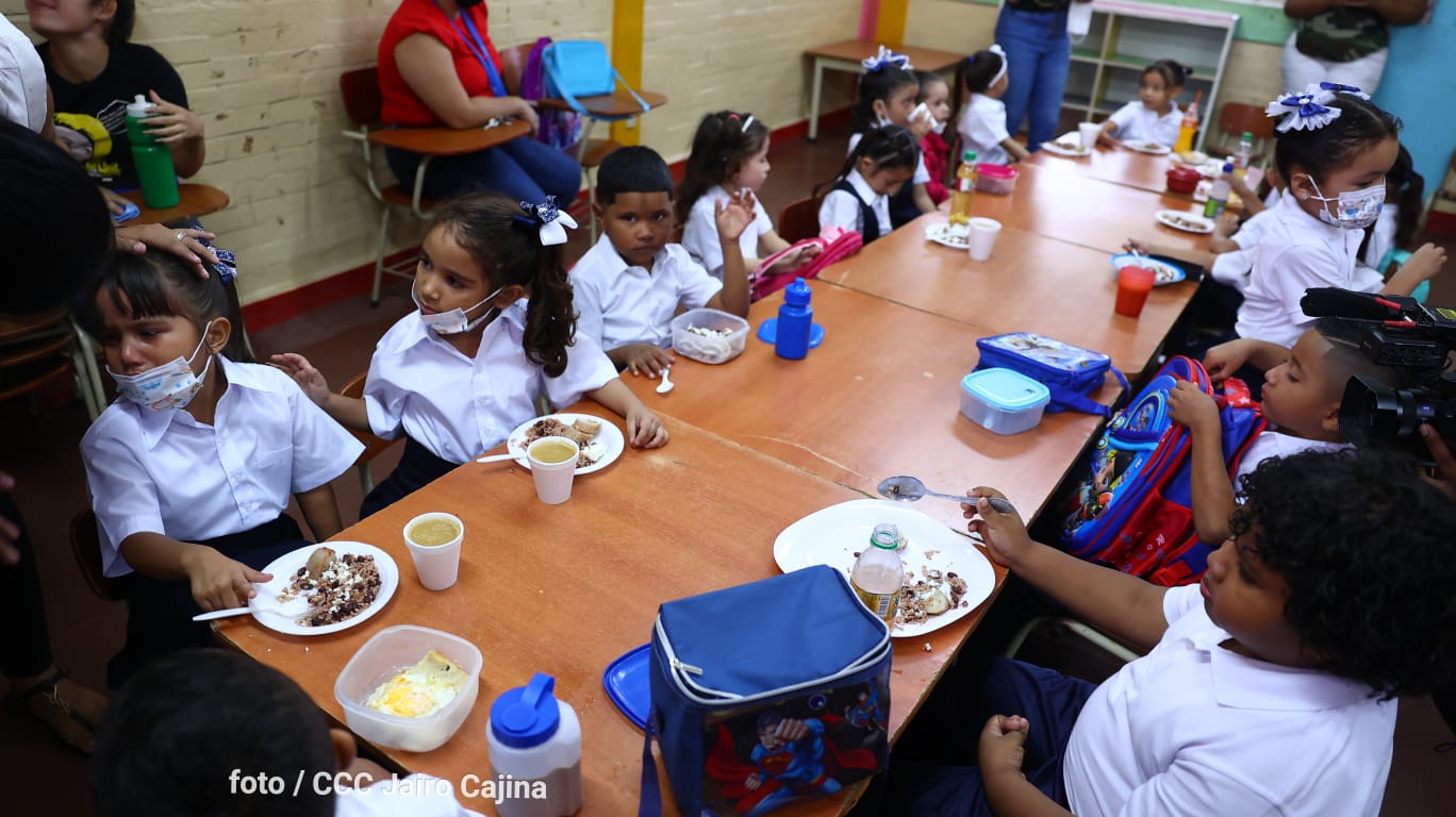 Más de un millón 200 mil estudiantes reciben Merienda Escolar